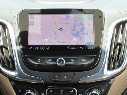 Used 2023 Chevrolet Equinox Premier FWD image 15