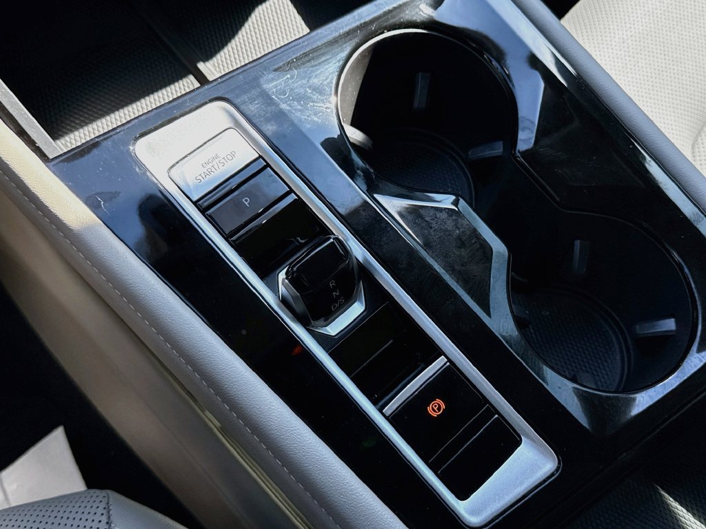 Used 2024 Volkswagen Atlas SE FWD image 19