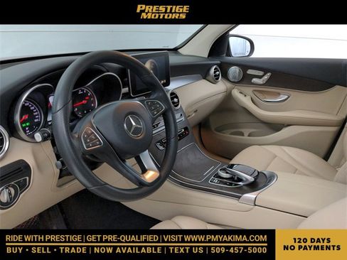 Used 2018 Mercedes-Benz GLC 300 4MATIC image 25