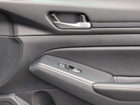 Certified 2025 Nissan Altima 2.5 SV image 30