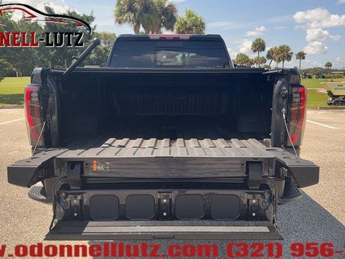 Used 2025 GMC Sierra 2500 AT4 w/ AT4 Premium Plus Package AWD/4WD image 7