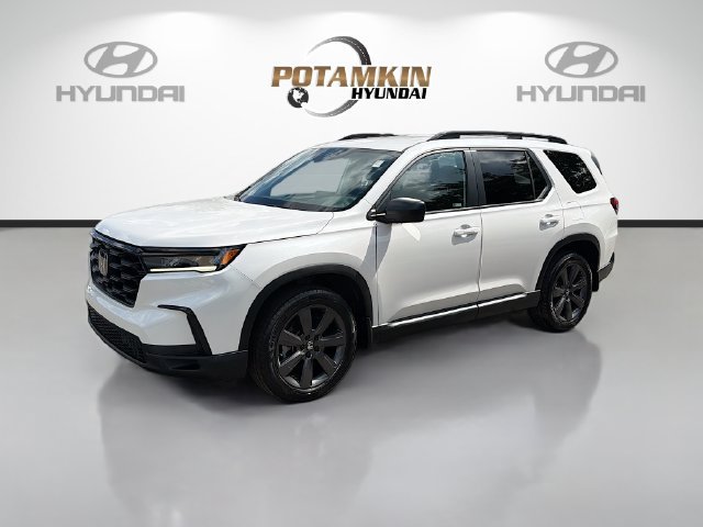Used 2023 Honda Pilot Sport image 1