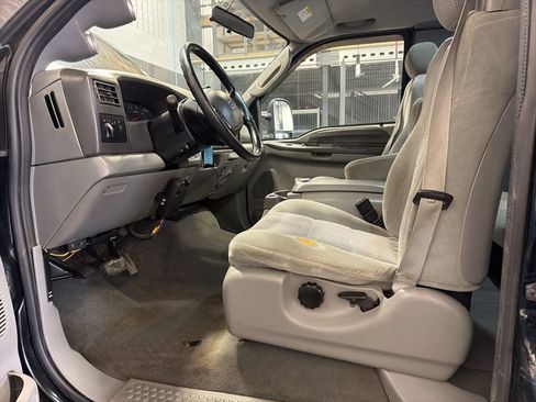 Used 2003 Ford F250 4x4 SuperCab Super Duty image 3