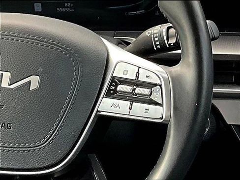 Used 2025 Kia Telluride S FWD image 19
