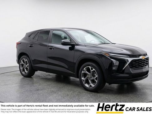 Used 2025 Chevrolet Trax LT image 1