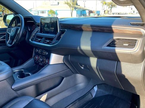 Used 2023 Chevrolet Tahoe Z71 w/ Luxury Package image 23