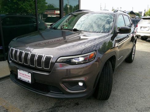 Used 2022 Jeep Cherokee Latitude Lux w/ Mopar Interior Package AWD/4WD image 2