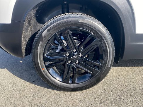 New 2026 Chevrolet TrailBlazer LT w/ Midnight Edition FWD image 6