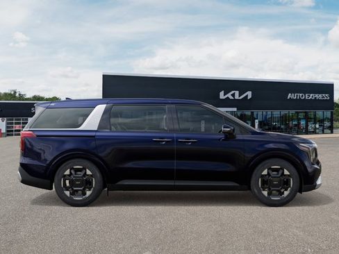 New 2026 Kia Carnival EX FWD image 7