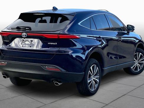 Used 2022 Toyota Venza LE image 12