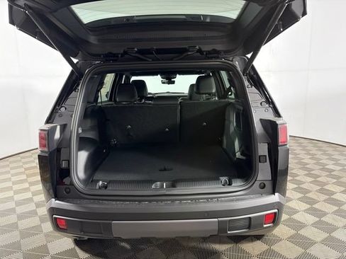 New 2026 Jeep Cherokee Overland w/ Advanced Pro Tech Group AWD/4WD image 7