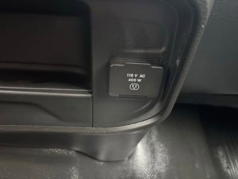 Used 2025 RAM 2500 Tradesman w/ Chrome Appearance Group image 34