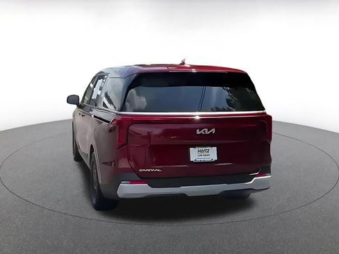 Used 2026 Kia Carnival FWD image 4