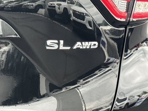 Used 2018 Nissan Murano SL w/ Moonroof Package AWD/4WD image 10