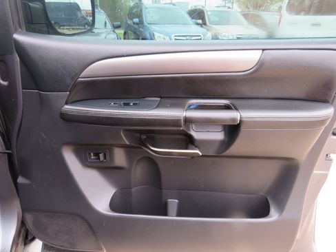 Used 2013 Nissan Armada SV image 16