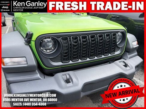 Used 2025 Jeep Wrangler Unlimited Sport AWD/4WD image 13
