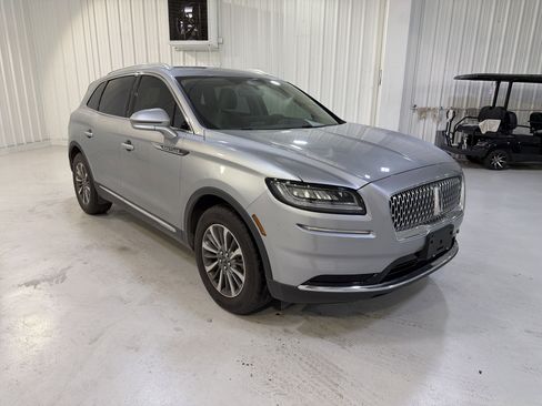Used 2022 Lincoln Nautilus FWD w/ Premium Package image 7