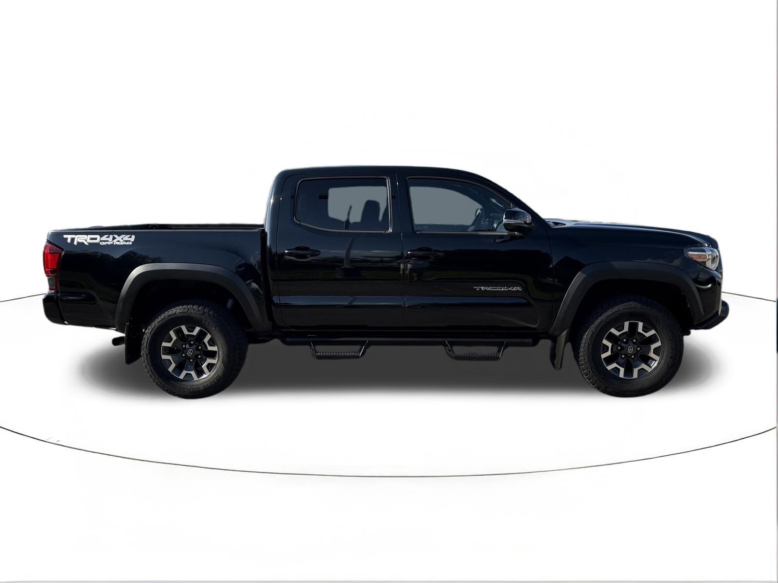 Used 2018 Toyota Tacoma TRD Off-Road w/ Technology Package AWD/4WD image 2