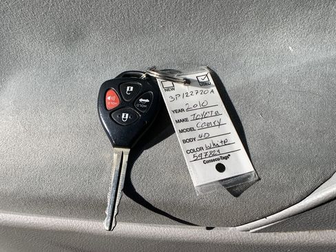 Used 2010 Toyota Camry LE image 20