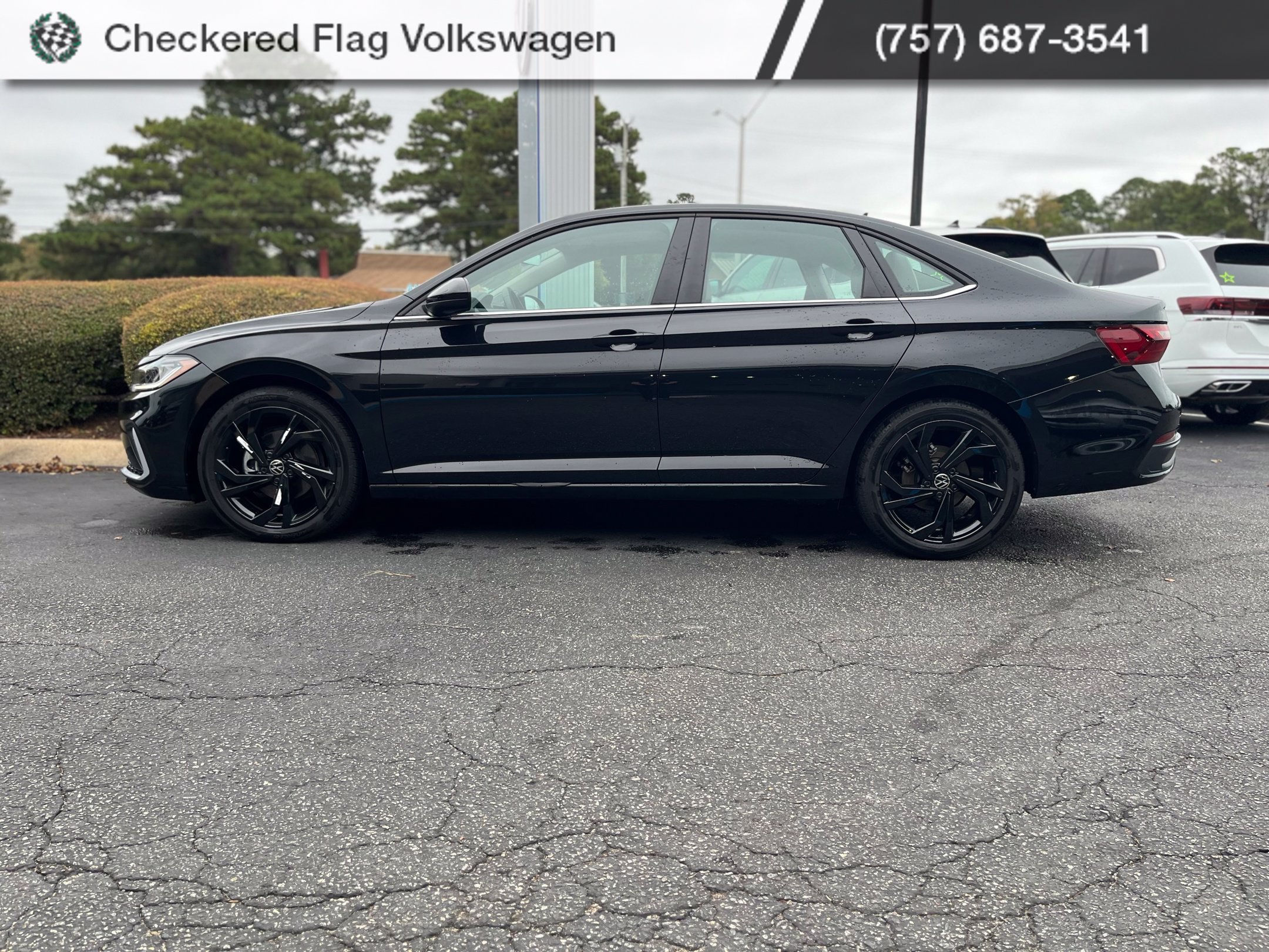 Used 2026 Volkswagen Jetta SE FWD image 8