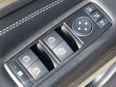 Used 2017 Mercedes-Benz E 400 4MATIC Coupe image 11