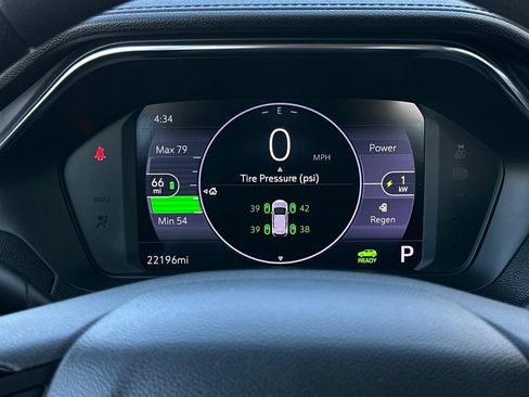 Used 2022 Chevrolet Bolt EUV LT image 32