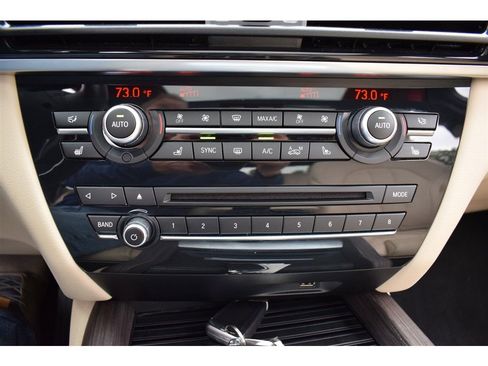 Used 2017 BMW X5 xDrive40e image 32