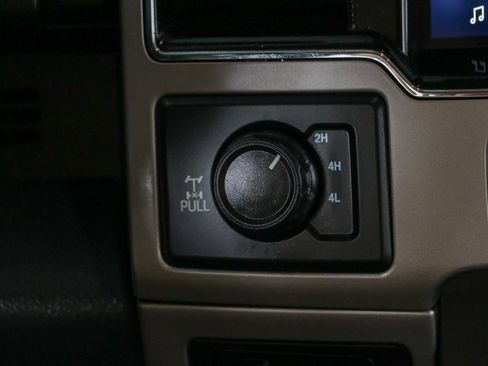 Used 2022 Ford F250 Lariat w/ Lariat Value Package AWD/4WD image 22