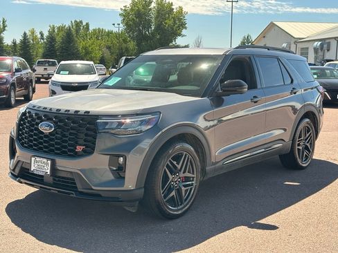 Used 2025 Ford Explorer ST w/ Sun And Sound Package AWD/4WD image 4