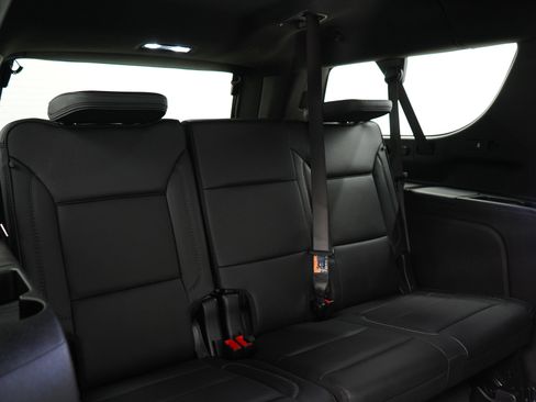 Used 2025 GMC Yukon XL Denali w/ Sun & Power Step Package AWD/4WD image 12