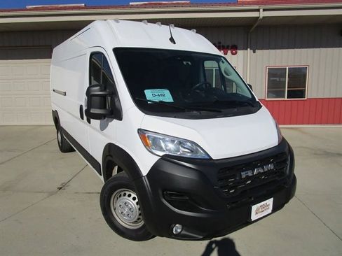 Used 2025 RAM ProMaster 2500 w/ Convenience Group image 1
