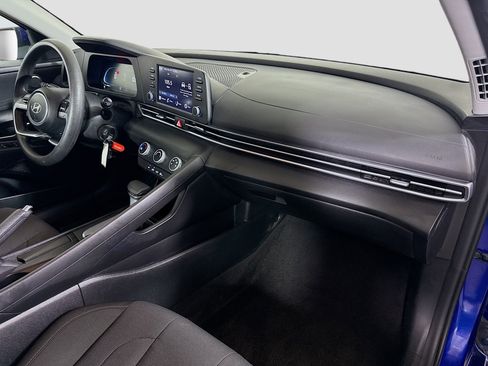 Used 2024 Hyundai Elantra SE image 29