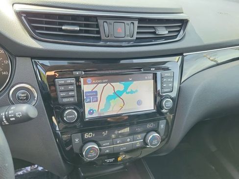 Used 2017 Nissan Rogue Sport SL w/ SL Premium Package AWD/4WD image 19