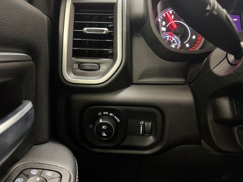 Used 2025 RAM 3500 Big Horn AWD/4WD image 34