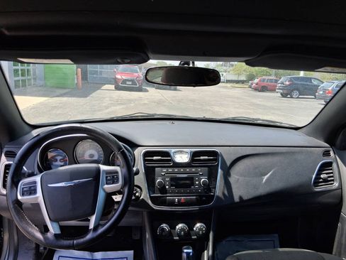 Used 2012 Chrysler 200 Touring FWD image 11