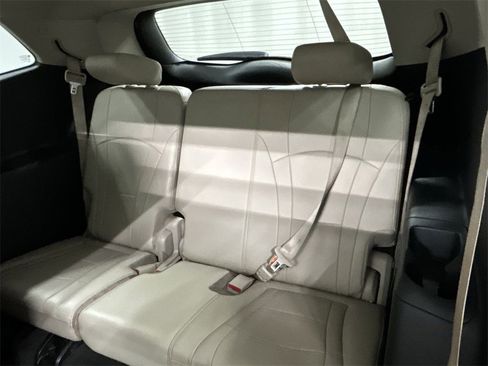 Used 2020 Buick Enclave Essence image 23