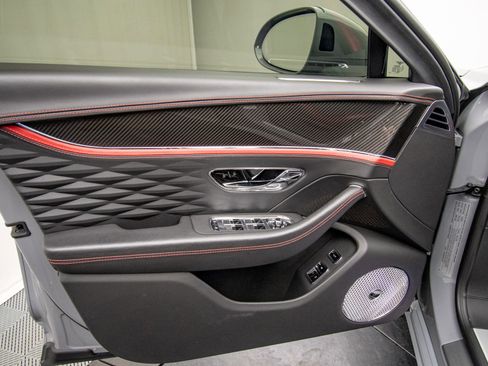 Used 2023 Bentley Flying Spur W12 image 23
