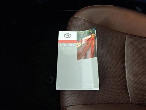 Used 2021 Toyota 4Runner Limited image 27