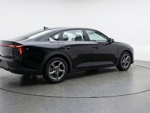 Used 2025 Kia K4 LXS image 9