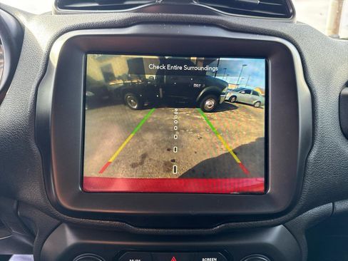 Used 2018 Jeep Renegade Trailhawk AWD/4WD image 19
