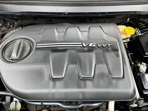 Used 2017 Jeep Cherokee Trailhawk w/ Comfort/Convenience Group image 30