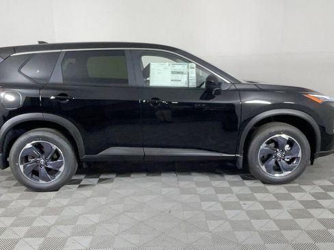 New 2025 Nissan Rogue SV image 3