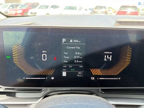 New 2026 Kia Carnival EX FWD image 11