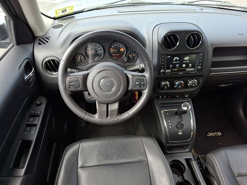 Used 2016 Jeep Patriot High Altitude AWD/4WD image 12