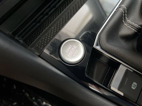 New 2026 Volkswagen Taos SE image 26