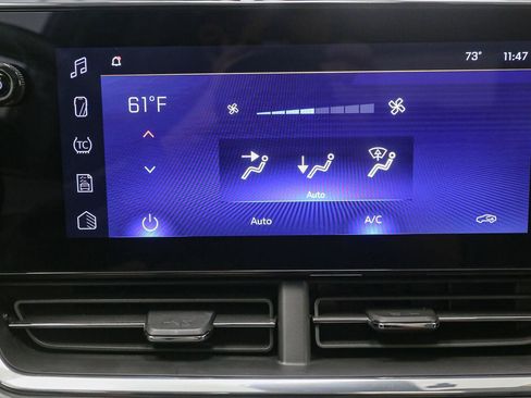 Used 2025 Chevrolet Trax ACTIV w/ Sunroof Package FWD image 25