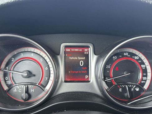 Used 2019 Dodge Journey Crossroad AWD/4WD image 3