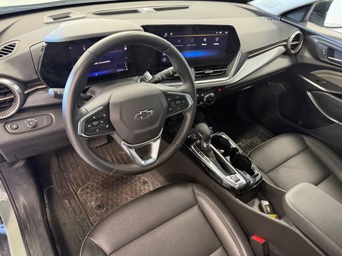 Used 2025 Chevrolet Trax ACTIV w/ Sunroof Package image 12