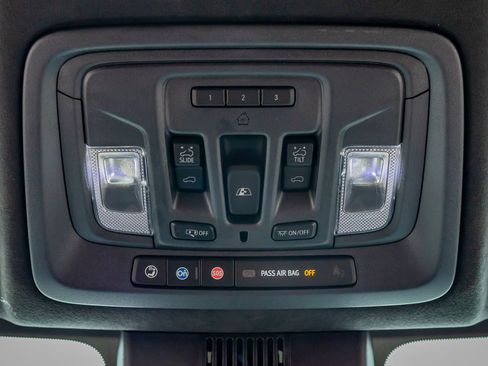 Used 2025 GMC Sierra 2500 Denali Ultimate image 29