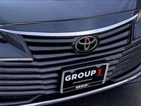 Used 2022 Toyota Avalon XLE image 30